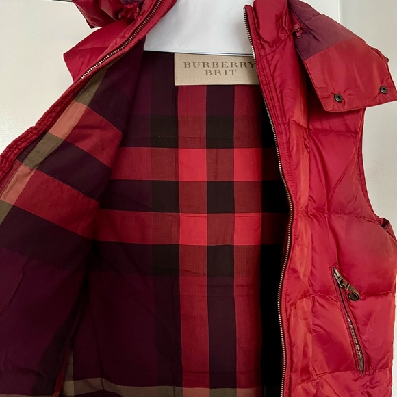 Burberry Vest with Removable Checkered Hood - Picture 3 of 9